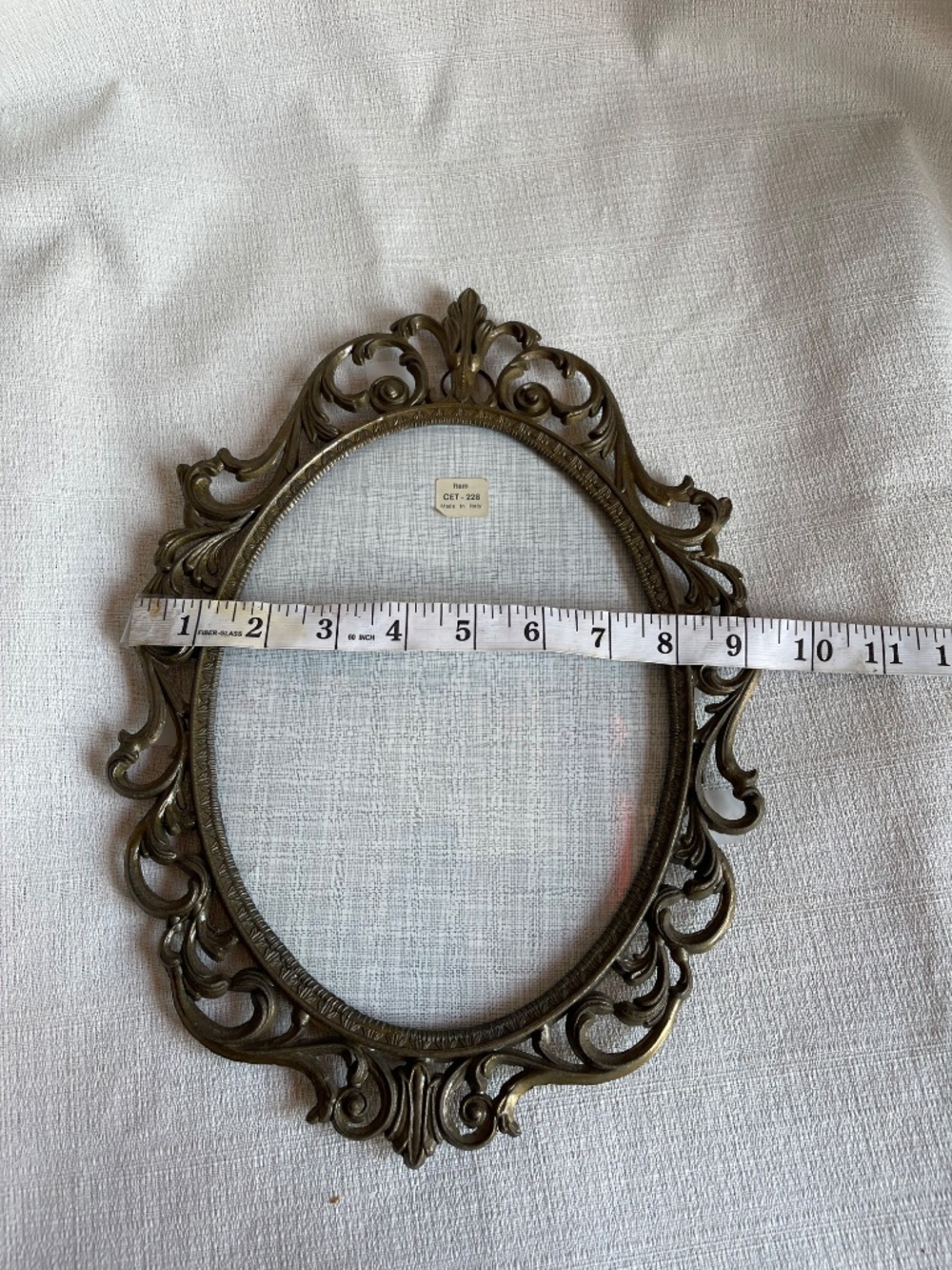 Ornate Oval Metal Wall Frame - Antique Brass - Picture 12 of 15